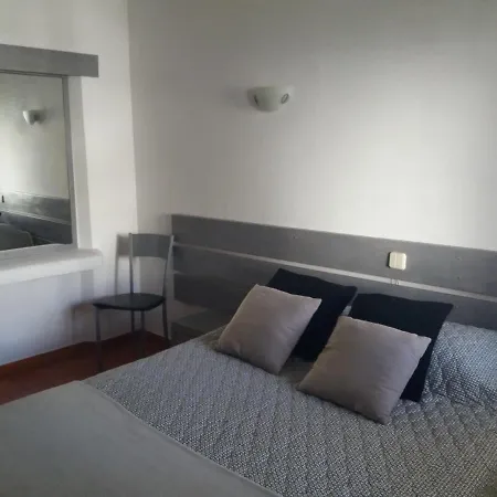 Apt-236 *